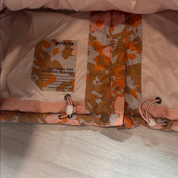 Prana Hellebore vest size large - Picture 5 of 5